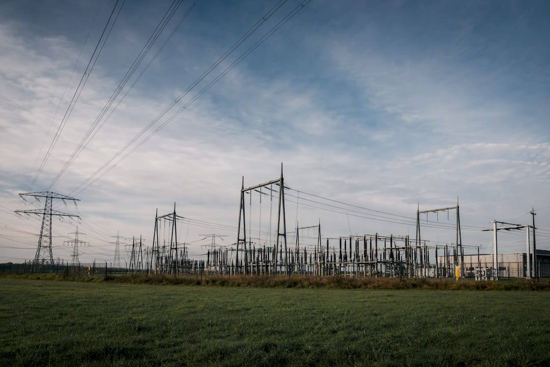 Het Nederlandse elektriciteitsnet met hoogspanningslijnen